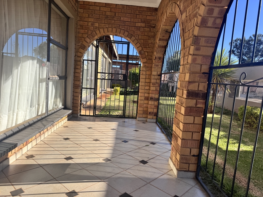 3 Bedroom Property for Sale in Kanana North West